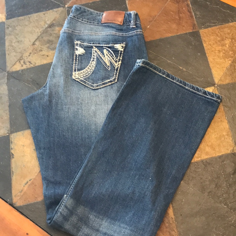 NWOT Women’s Jeans Stretch Curvy Bootcut